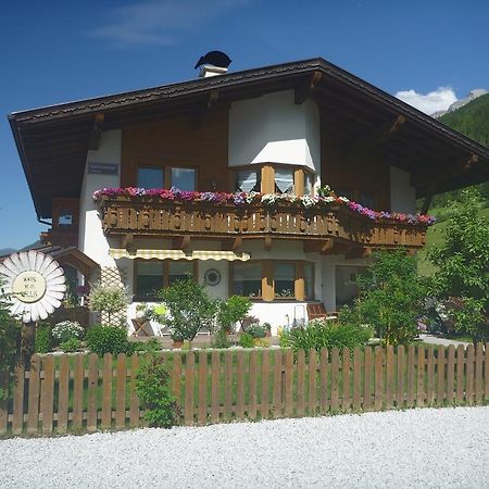 Apartamento Haus Bellis Neustift im Stubaital Exterior foto